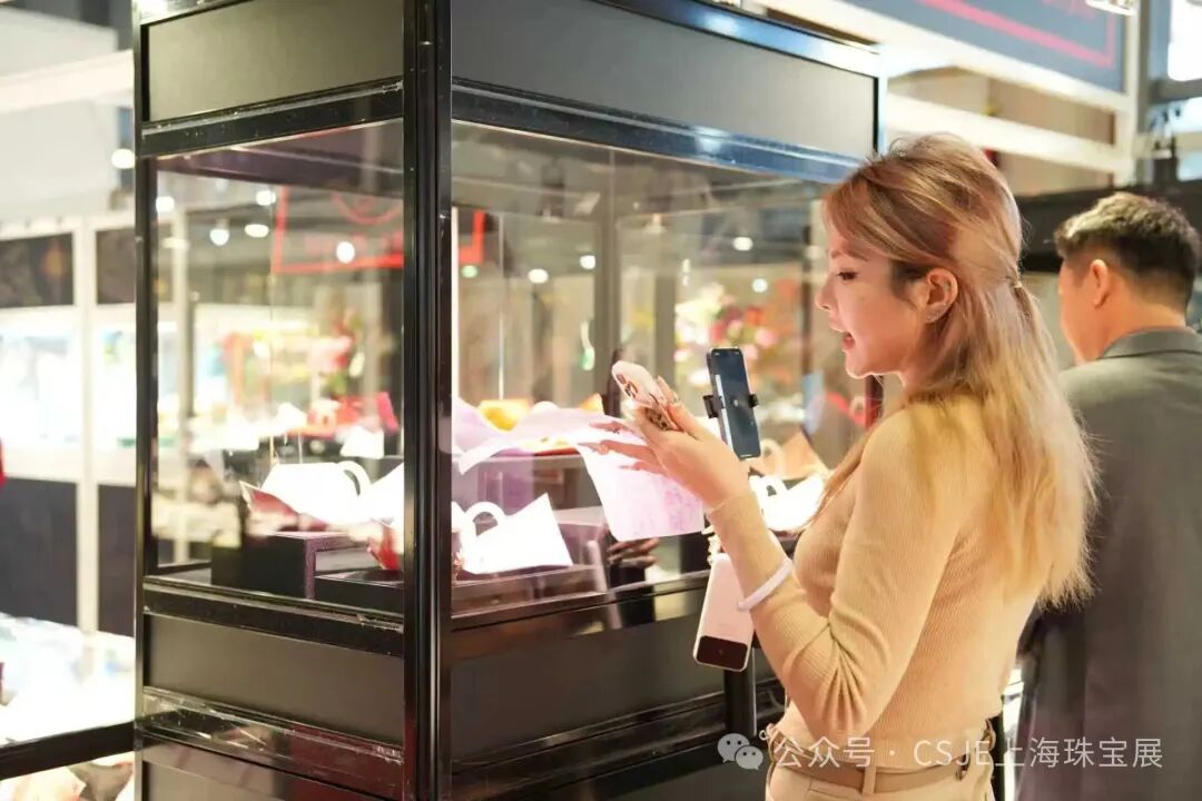 不止“真金白银”！2025上海珠宝展集结顶流品牌，解锁非遗与创新碰撞之美